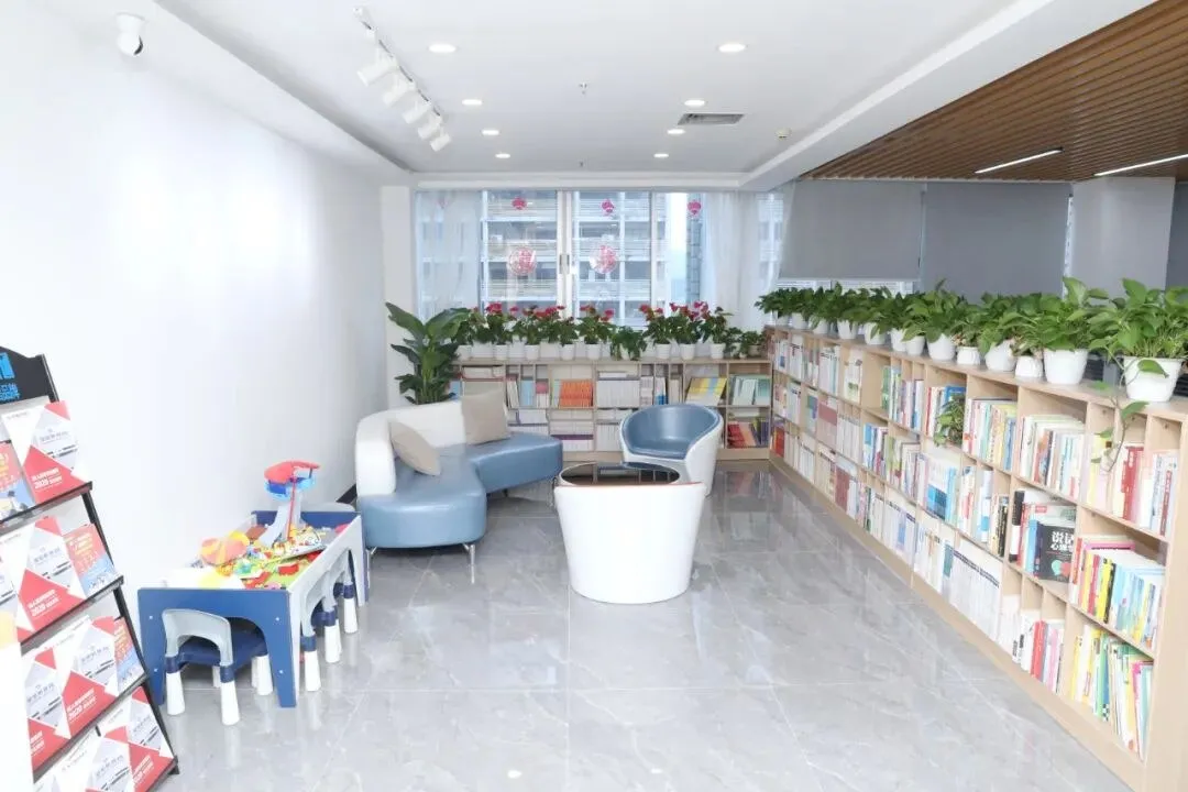 深圳市普宁商会党支部委员会走进星知航 开展「党员企业」主题活动 配图3